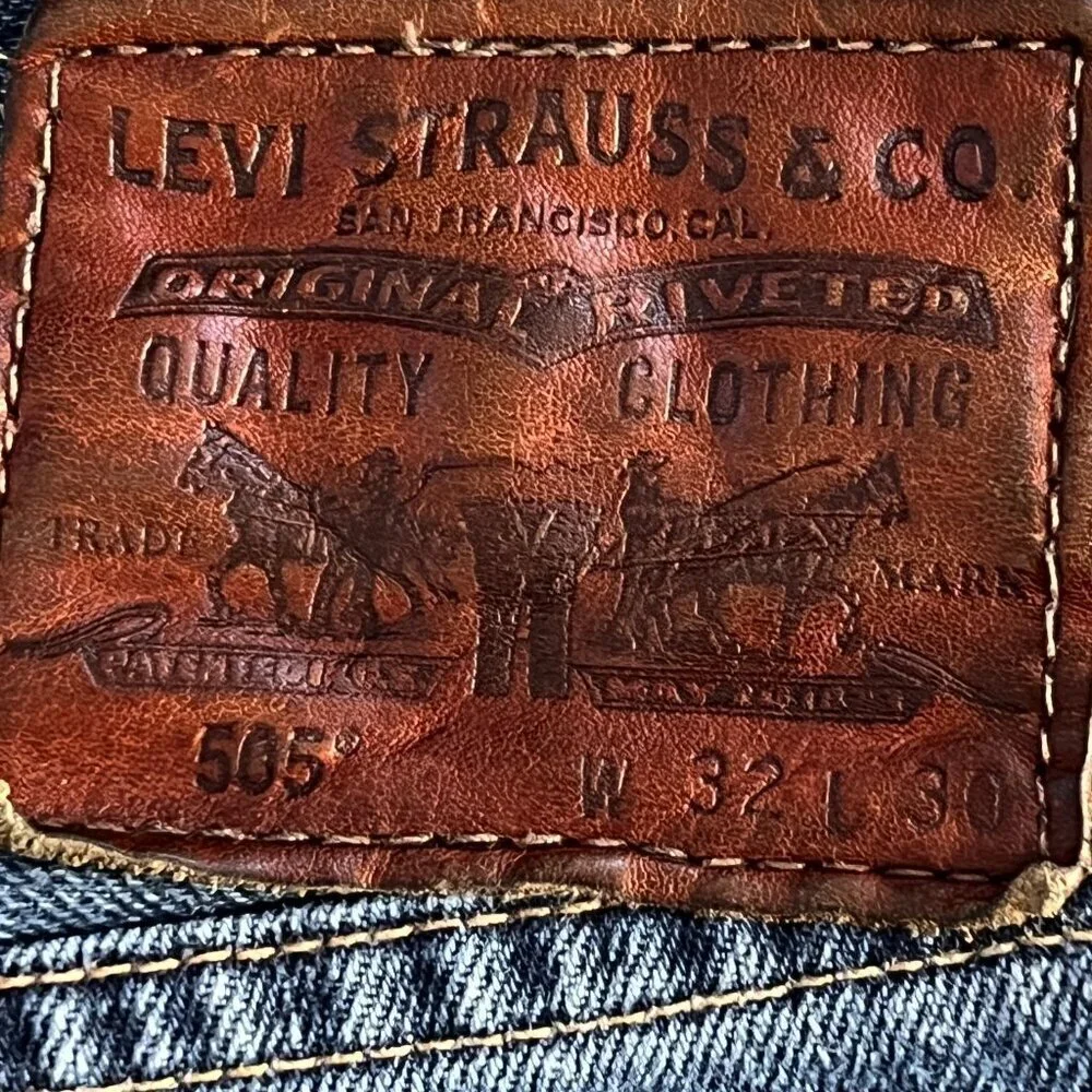 Levi's Classic Straight 505 Jeans in Men's Size W32 L30, Dark Wash - Made in USA